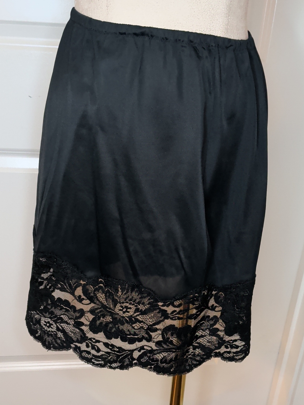 Vintage 60s Seamprufe Mini Slip Black Lace Trim Side Slit SZ S